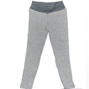 Viral “Butt-Scrunch” Leggings - Size L